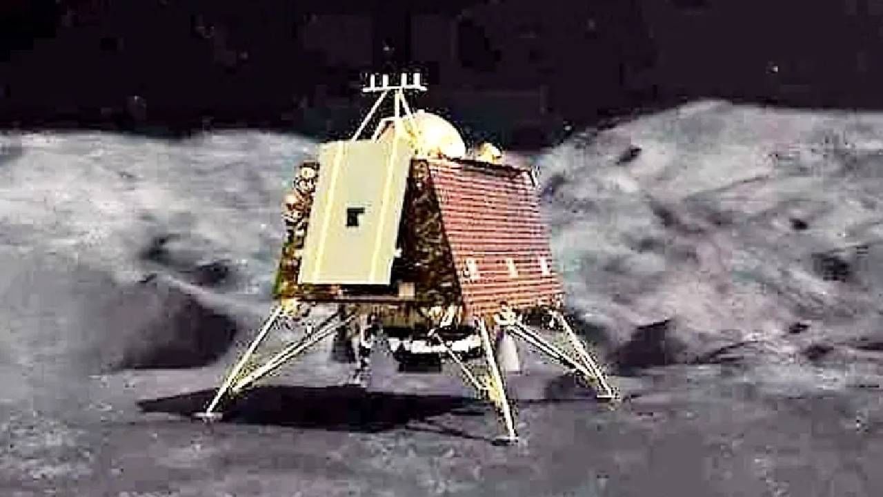 Pragyan rover on Moon परजञन रवहर चदरवर उतरल पढच 14 दवस