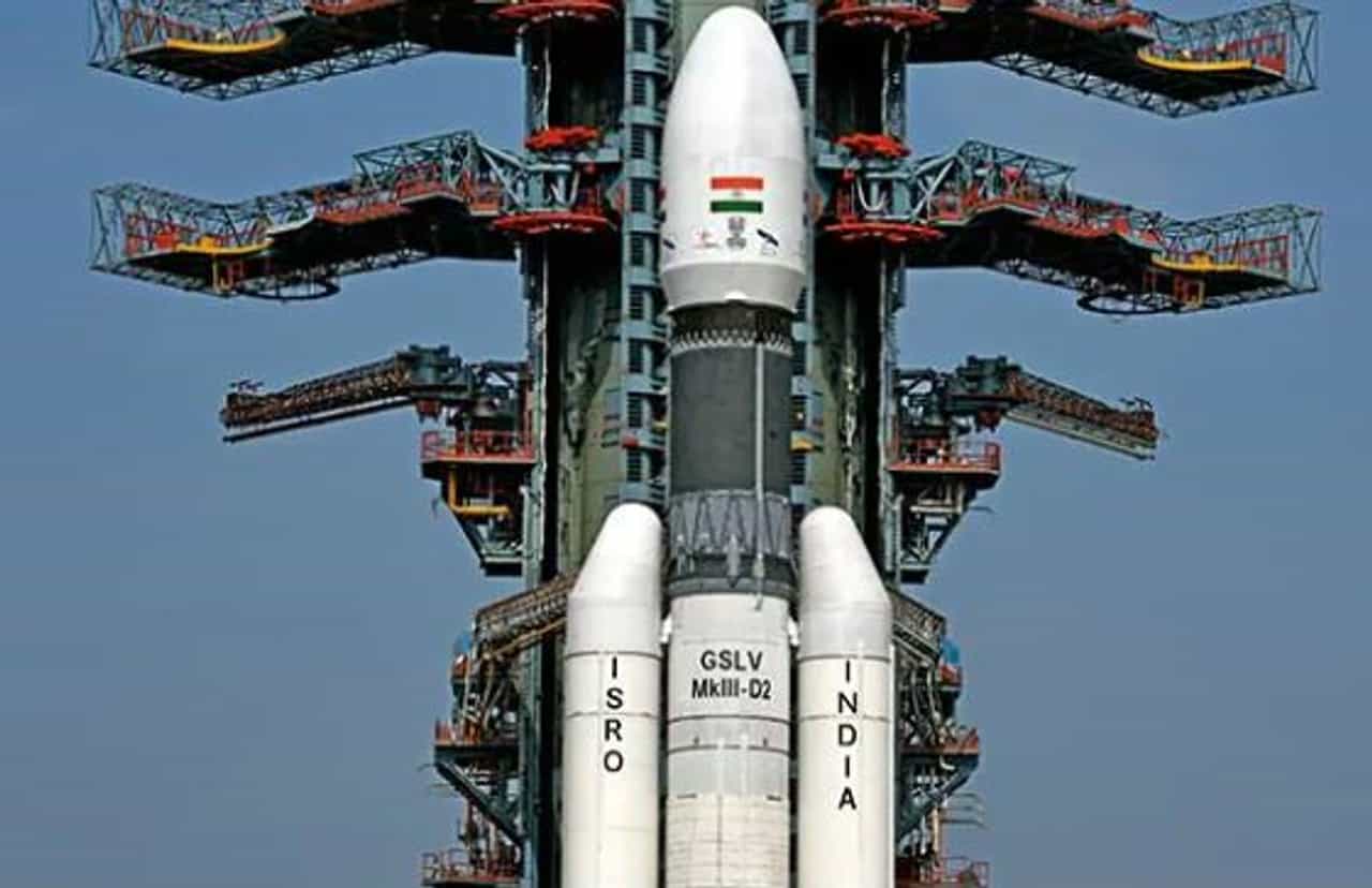 आता दहशतवाद्यांवर करडी नजर, ‘जीसॅट-29’ अवकाशात झेपावलं!
