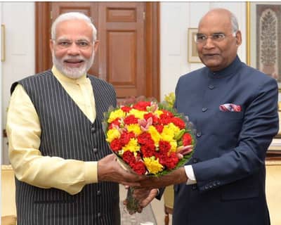 सोलापूरच्या टेलरकडून मोदींना खास जॅकेट गिफ्ट!