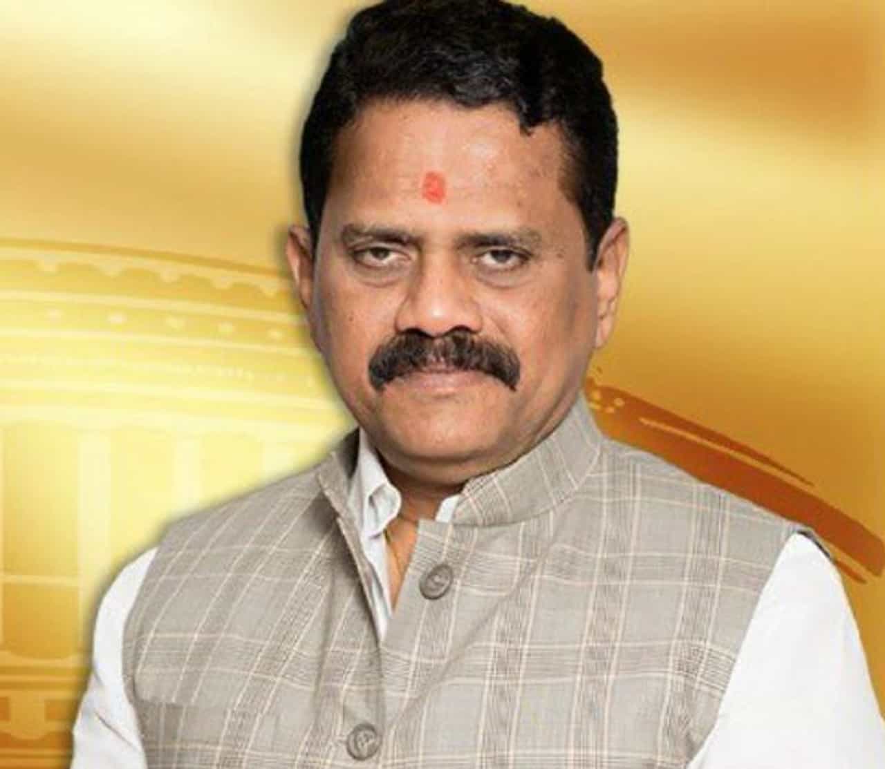 खासदार राजन विचारेंच्या नावे देणगी उकळणारे भामटे गजाआड