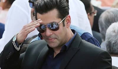 सलमान खान पनवेलच्या फार्म हाऊसवर, घोड्यासोबत विरंगुळा, मुंबईकरांना मोलाचा सल्ला