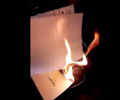 पगार नाही, कामावरुन काढलं, सिंहगडच्या प्राध्यापकाने कागदपत्रं जाळली