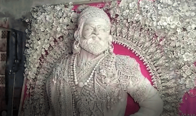 मुस्लिमाची जागा; बंगाली कलाकार; मूर्ती शिवरायांची