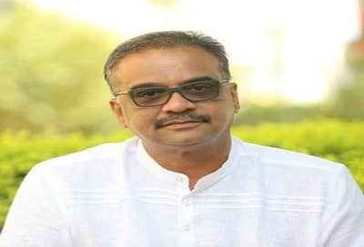 श्रीनिवास वनगा ना घर का, ना घाट का : हितेंद्र ठाकूर