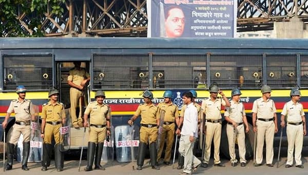 कोरेगाव भीमा विजय दिन, सभा घेण्यासाठी दलित संघटनांची चढाओढ