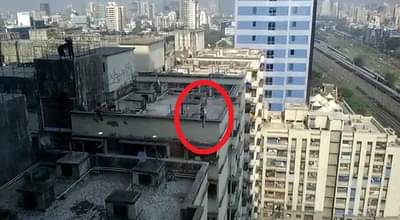 जीवघेणी स्टंटबाजी, एका इमारतीवरुन दुसऱ्या इमारतीवर उडी