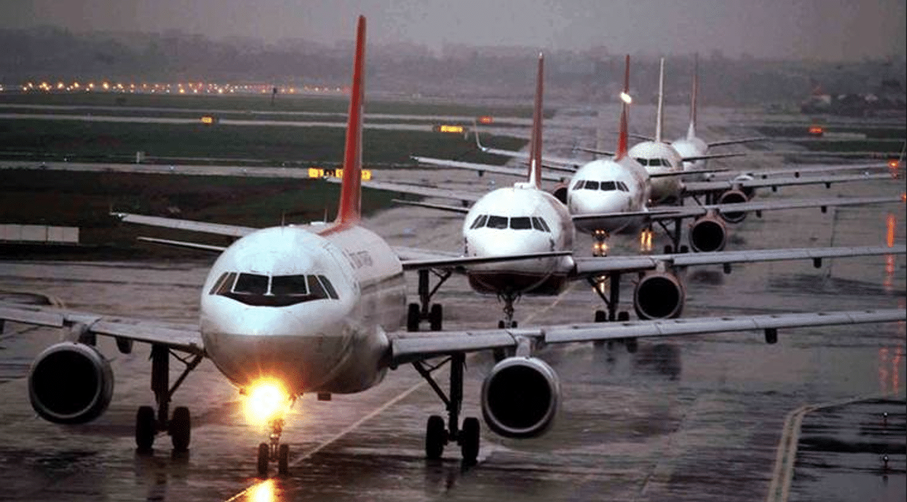 दिल्ली-मुंबई विमानप्रवास महागला, तिकीट दर गगनाला!