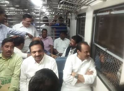 गुलाबराव जगतापांसाठी अजित पवार, जयंत पाटलांचा लोकल प्रवास!