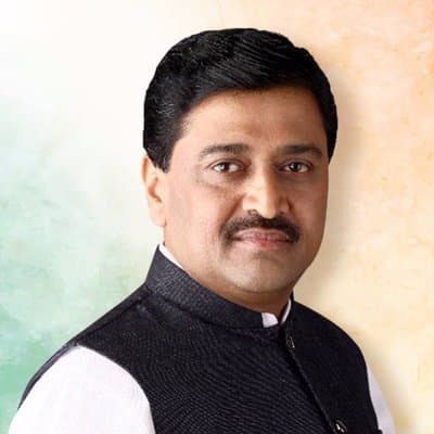 फडणवीसांचं काऊंटडाऊन सुरु, मोदीजी जानेवाले है, राहुलजी आनेवाले है: अशोक चव्हाण