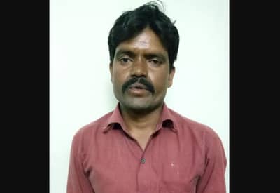 अकरावीत शिकणाऱ्या मुलीवर बलात्कार, मावशीच्या नवऱ्याला बेड्या