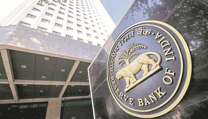 मिनिटांत कर्ज देणाऱ्या अॅपमुळे अनेकांनी केली आत्महत्या, RBI ने केलं अलर्ट