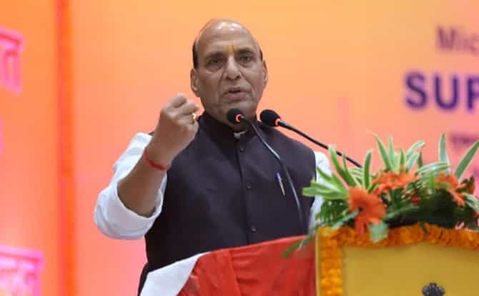 ज्येष्ठ मंत्री असूनही 8 पैकी दोनच समित्यांमध्ये स्थान दिल्याने राजनाथ सिंह नाराज?