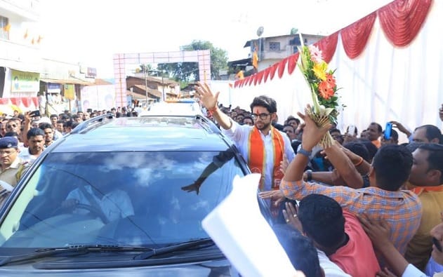 आदित्य ठाकरे अपघातातून थोडक्यात बचावले! आदित्य ठाकरे अपघातातून थोडक्यात बचावले!