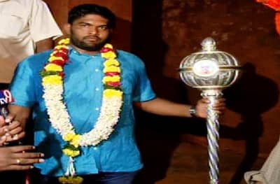 हिंदकेसरी गणपतराव आंदळकरांच्या जागेला बालाकडून गदा अर्पण