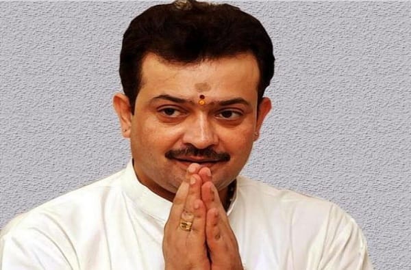 भय्यू महाराज आत्महत्याप्रकरणात ट्विस्ट, 25 वर्षीय तरुणीला अटक भय्यू महाराज आत्महत्याप्रकरणात ट्विस्ट, 25 वर्षीय तरुणीला अटक