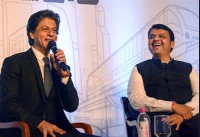 मुख्यमंत्री माझ्या मेसेजला पहाटे तीन वाजताही रिप्लाय देतात : शाहरुख