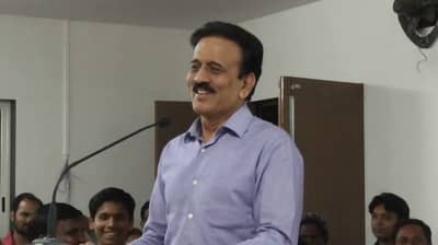 गिरीश महाजनांनी वायफायने ईव्हीएम हॅक केल्याचा आरोप