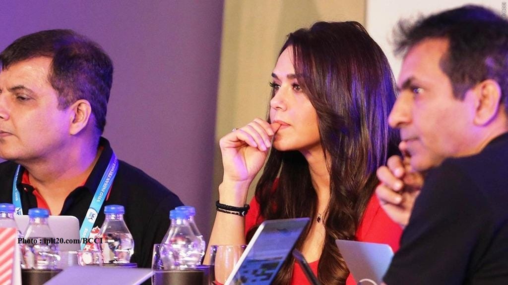 तामिळनाडूचा मिस्ट्री गोलंदाज, ज्याच्यावर पंजाबने साडे आठ कोटी उधळले तामिळनाडूचा मिस्ट्री गोलंदाज, ज्याच्यावर पंजाबने साडे आठ कोटी उधळले