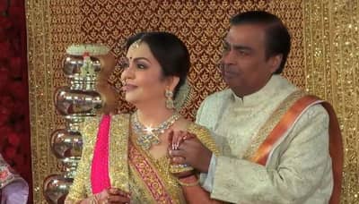 देशातला सर्वात श्रीमंत व्यक्तीही रडला, कारण तो बाप होता...!