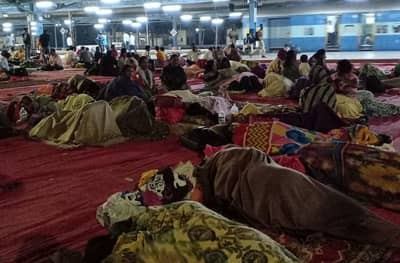 माहुलवासियांचा मुंबईत ठिय्या, मुख्यमंत्र्यांना भेटीसाठी वेळ नाही!