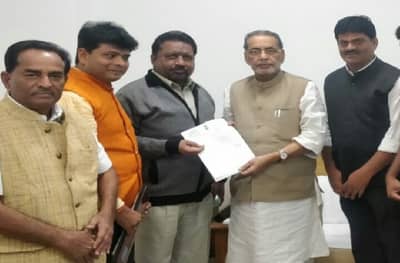 नाशिकच्या शेतकऱ्यांनी अज्ञात कृषीमंत्री शोधले, आठ मागण्या मांडल्या