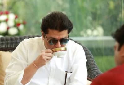 प्रश्नही माझे, उत्तरंही माझीच, राज ठाकरेंचा कुंचल्यातून मोदींवर निशाणा