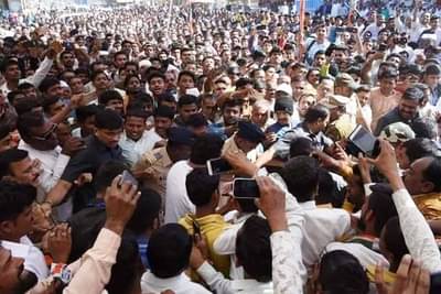 नाशिक जिल्ह्यात राज ठाकरेंच्या स्वागतासाठी ठिकठिकाणी तुफान गर्दी