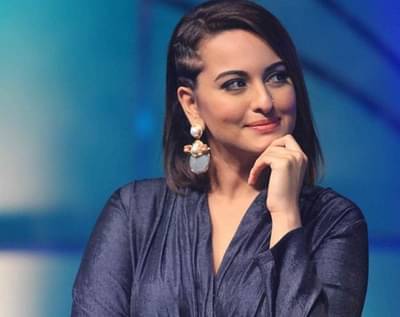 सोनाक्षी सिन्हाने हेडफोन मागवले, अमेझॉनवरुन लोखंडी नळ आला