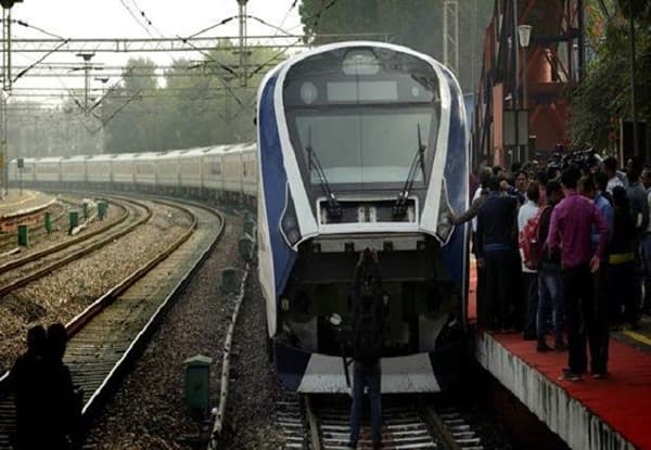 देशातल्या सर्वात वेगवान ट्रेनने प्रवास करण्यासाठी तिकीट किती?