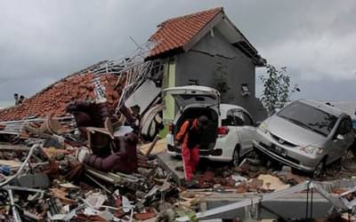 त्सुनामीमुळे इंडोनेशियात 281 जणांचा मृत्यू