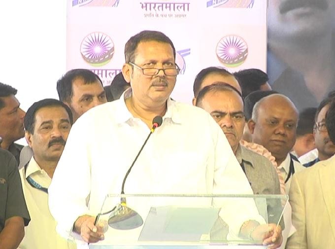 उदयनराजेंविरोधात पवारांचा खास मोहरा मैदानात, स्वत: शरद पवार फॉर्म भरायला जाणार उदयनराजेंविरोधात पवारांचा खास मोहरा मैदानात, स्वत: शरद पवार फॉर्म भरायला जाणार