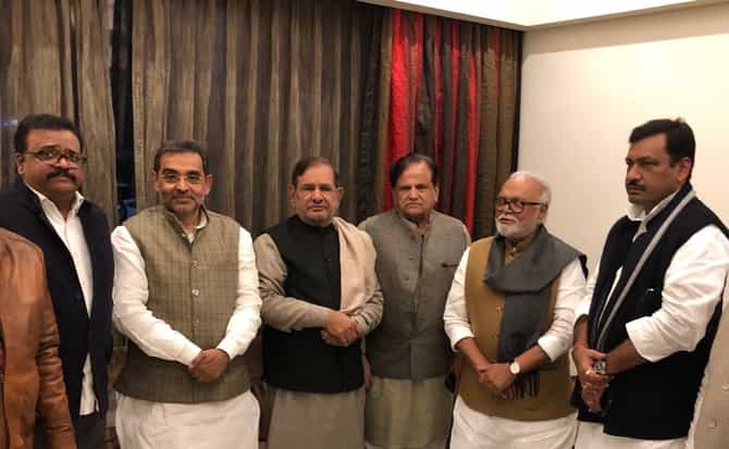 मोदींच्या मंत्रिमंडळातील माजी मंत्र्याची काँग्रेसशी हातमिळवणी!