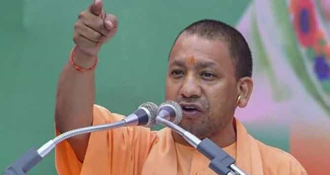 इम्रान खान जीवाची भीक मागत फिरतोय : योगी आदित्यनाथ