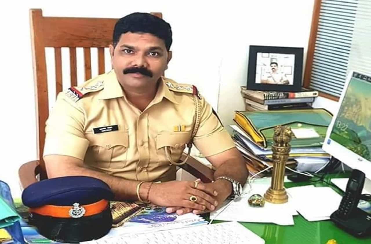 इन्स्पेक्टरची हिंमत, 25 लाखाची लाच मागितली, 22 लाख घेताना सापडला!