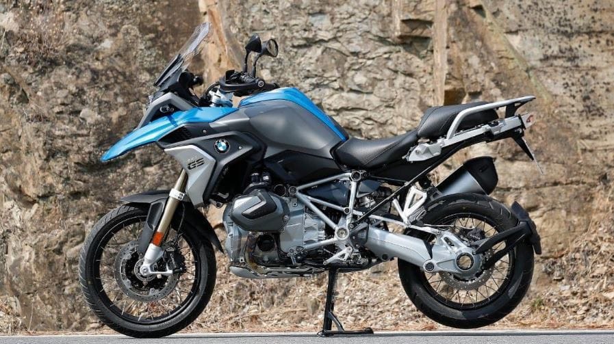 लवकरच पेट्रोलवर चालणाऱ्या बाईक बंद होणार? लवकरच पेट्रोलवर चालणाऱ्या बाईक बंद होणार?