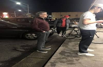 ..... त्यासाठी जगातील श्रीमंत व्यक्ती बिल गेट्स रांगेत उभे राहिले!