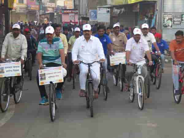 जयंत पाटील आणि राजू शेट्टी यांची इस्लामपुरात सायकल रॅली