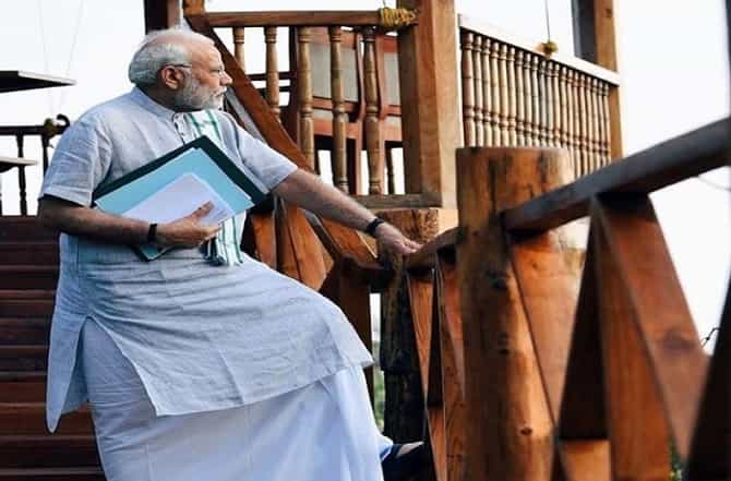 आरक्षणासाठी घटनादुरुस्ती, मोदी सरकारला या भिंती पार कराव्या लागणार!