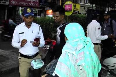 पुणे हेल्मेटसक्ती : आठवडाभरात दोन कोटींपेक्षा अधिक दंड वसूल