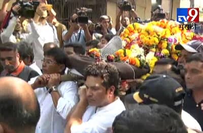 सरांचं पार्थिव शिवाजी पार्कात येताच सचिन ढसाढसा रडला