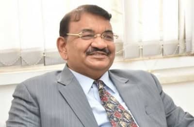 विखेंना धक्का, माजी IAS मेहुण्याचा राष्ट्रवादीत प्रवेश