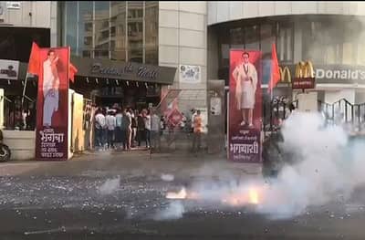 Thackeray Live : ठाकरे सिनेमाची उत्सुकता, उत्साह आणि जल्लोषी स्वागत