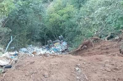 आंबेनळी घाटात ट्रक कोसळला, अपघाताचे 4 फोटो