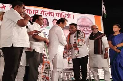 फोडाफोडीला सुरुवात, भुजबळांच्या जिल्ह्यात शिवसेनेचा माजी आमदार राष्ट्रवादीत