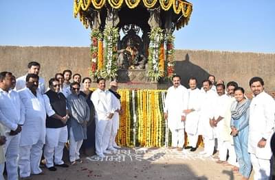 राष्ट्रवादीचे नेते रायगडावर गेले, पण शिवरायांच्या समाधीचं दर्शन न घेताच परतले!