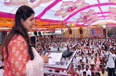 कृपया या प्रकरणाचं भांडवल करु नका, माझ्या कुटुंबाला मानसिक त्रास होतोय : पंकजा मुंडे