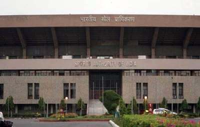 भारतीय क्रीडा प्राधिकरणाच्या संचालकांसह सहा जणांना अटक
