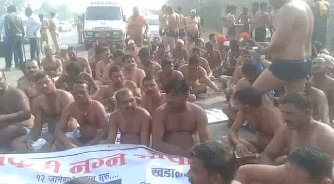 साताऱ्यातील शेतकऱ्यांचा मुंबईच्या दिशेने अर्धनग्न मोर्चा