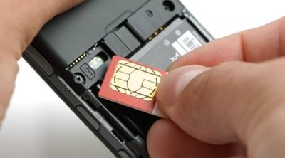 का कापली जातात कोपऱ्यातून सिम कार्ड? जाणून घ्या यामागची कारणे