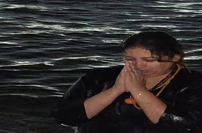 कुंभ मेळा 2019 : स्मृती इराणींचं शाही स्नान